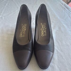 Vintage Salvatore Ferragamo Taupe Suede Leather Cap Toe Pumps – Made in Italy
